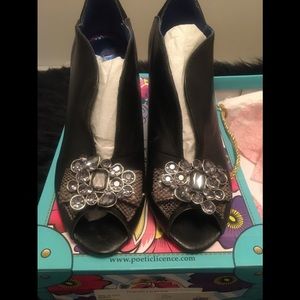 Poetic License beaded shoes 9.5 w/box